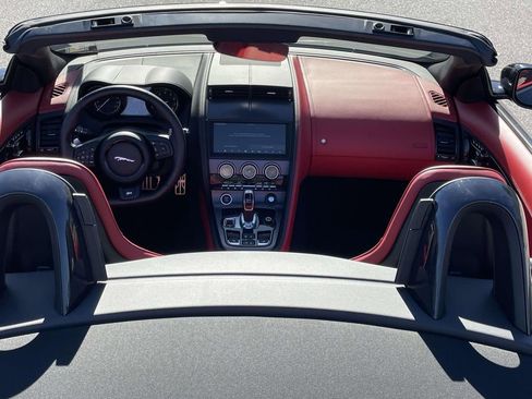 Used 2020 Jaguar F-TYPE R image 12