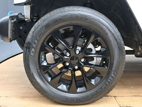 Used 2022 Jeep Wrangler Unlimited Sahara w/ Cold Weather Group image 11