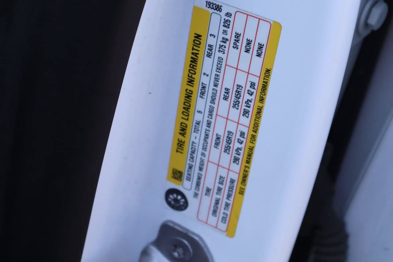Used 2021 Tesla Model Y Long Range AWD/4WD image 25