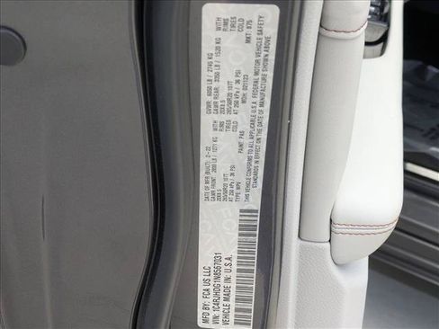Used 2022 Jeep Grand Cherokee Overland AWD/4WD image 26