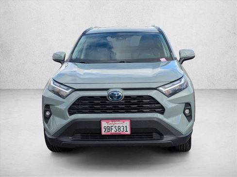 Used 2022 Toyota RAV4 XLE Premium image 2
