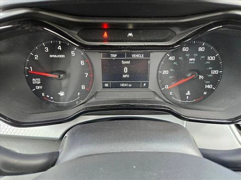 Used 2025 Chevrolet Trax LS w/ LS Convenience Package image 11