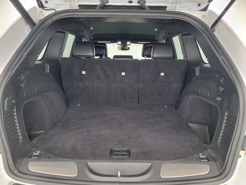 Used 2019 Jeep Grand Cherokee Limited AWD/4WD image 32