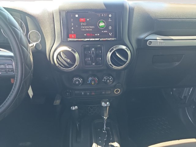 Used 2017 Jeep Wrangler Unlimited Sahara AWD/4WD image 11
