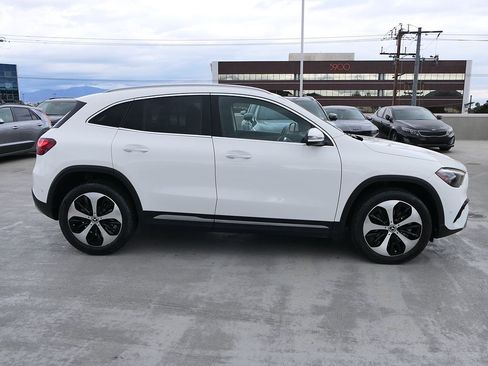 Used 2025 Mercedes-Benz GLA 250 image 2