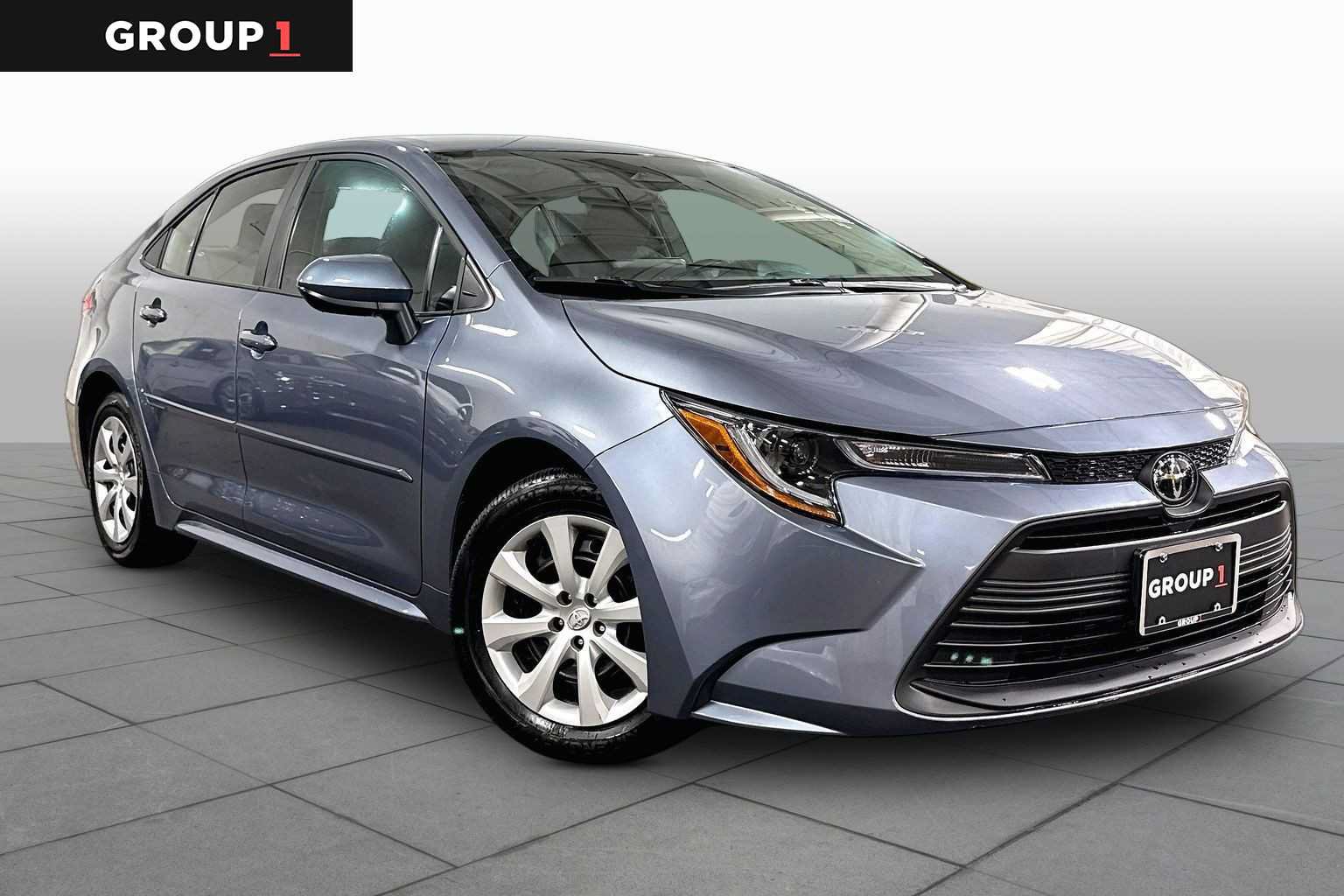 Certified 2025 Toyota Corolla LE FWD image 3