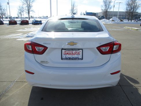 Used 2018 Chevrolet Cruze LT image 4
