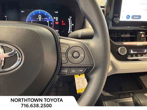 Used 2026 Toyota Corolla Cross L image 27