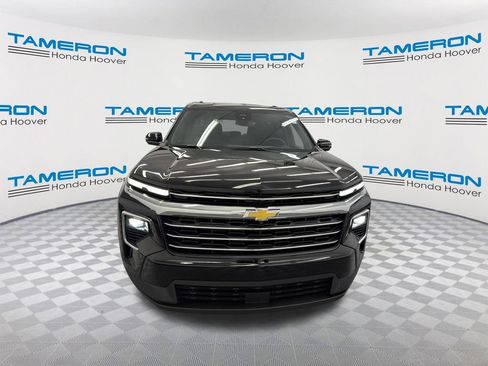 Used 2025 Chevrolet Traverse LT w/ Driver Confidence Package FWD image 8