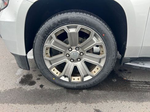 Used 2017 Chevrolet Suburban LT AWD/4WD image 20