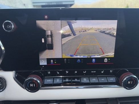 Used 2023 GMC Canyon AT4X image 28