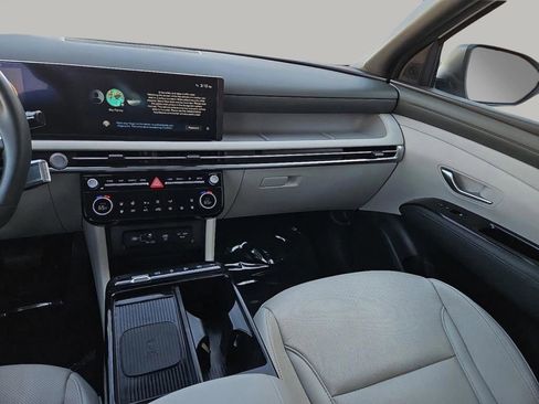 Used 2025 Hyundai Tucson Limited FWD image 9