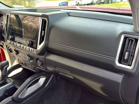 Used 2025 Nissan Frontier SV AWD/4WD image 35