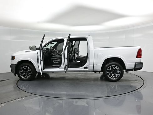 Used 2025 RAM 1500 Laramie AWD/4WD image 34