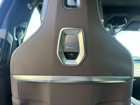 Certified 2025 BMW 760i xDrive w/ Luxury Rear Seating Package image 23