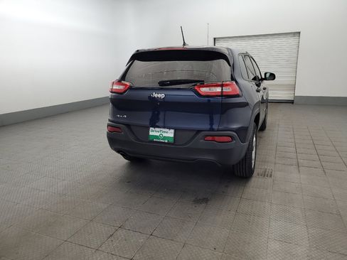 Used 2014 Jeep Cherokee Sport w/ Cold Weather Group AWD/4WD image 7