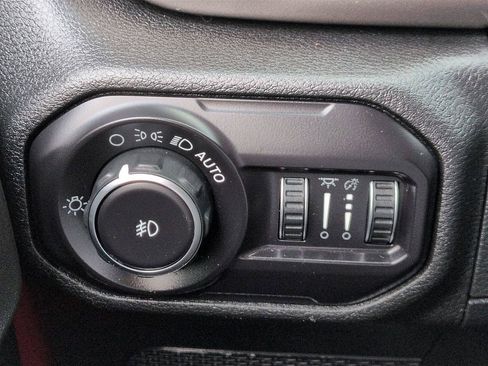 Used 2018 Jeep Wrangler Unlimited Sport S AWD/4WD image 36