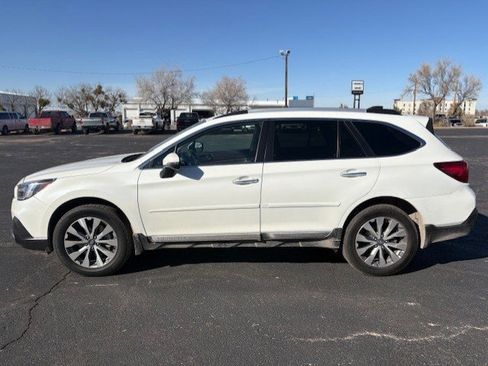 Used 2018 Subaru Outback 3.6R Touring image 3