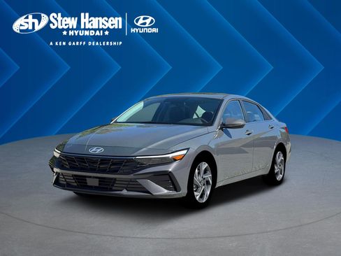 New 2026 Hyundai Elantra Limited FWD image 1