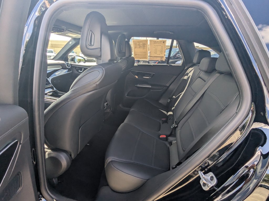 Used 2023 Mercedes-Benz GLC 300 4MATIC image 26