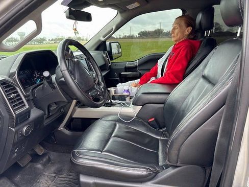 Used 2019 Ford F150 Lariat image 5