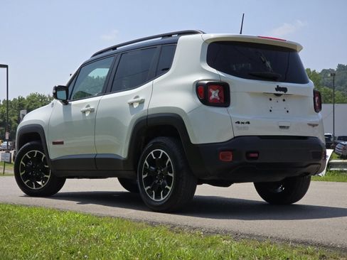 Used 2023 Jeep Renegade Trailhawk w/ Trailhawk Elite Group AWD/4WD image 17
