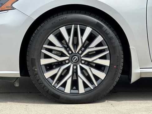 Used 2023 Nissan Altima 2.5 SV image 24