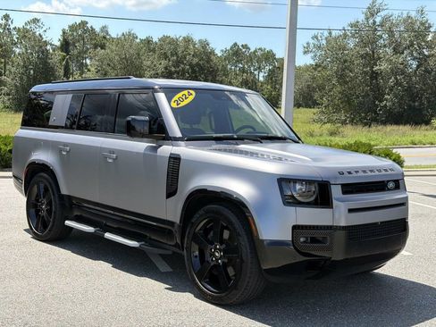 Used 2024 Land Rover Defender 130 X-Dynamic SE AWD/4WD image 7