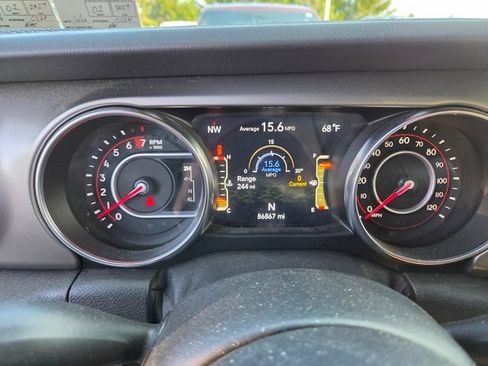 Used 2019 Jeep Wrangler Unlimited Rubicon AWD/4WD image 4
