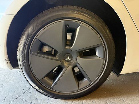 Used 2023 Tesla Model 3 Standard Range RWD image 35