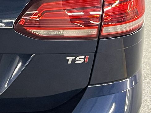 Used 2018 Volkswagen Golf S image 31