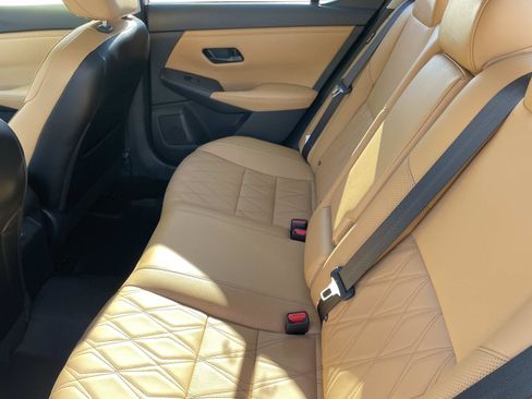 Used 2024 Nissan Sentra SV w/ SV Premium Package image 21