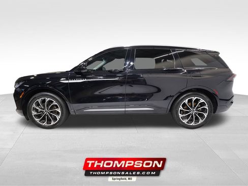 Used 2024 Lincoln Nautilus Reserve AWD/4WD image 1