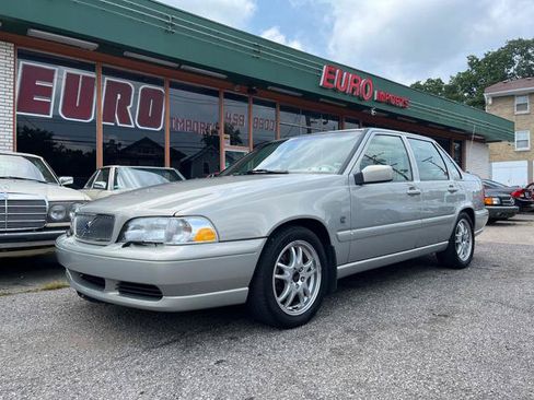 Used 2000 Volvo S70 GLT FWD image 1