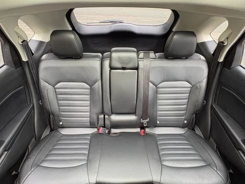 Used 2015 Ford Edge SEL w/ Equipment Group 201A AWD/4WD image 28