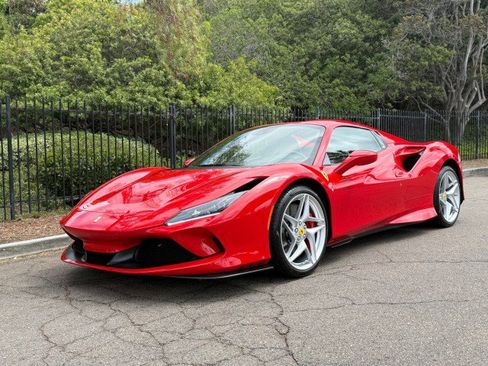 Used 2021 Ferrari F8 Tributo RWD image 1