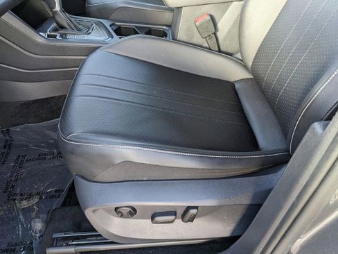 Certified 2023 Volkswagen Tiguan SE image 19