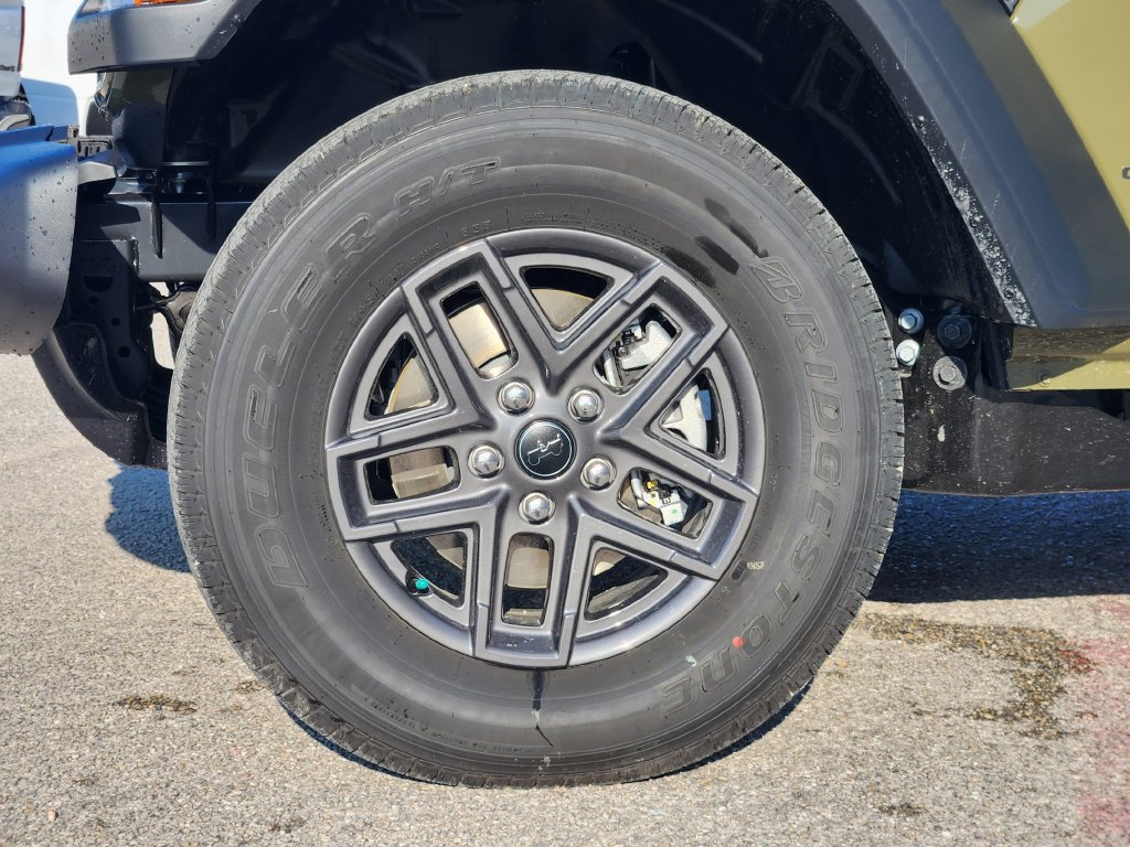 New 2026 Jeep Gladiator Sport AWD/4WD image 9