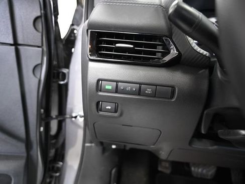 Used 2024 Nissan Sentra SV image 24