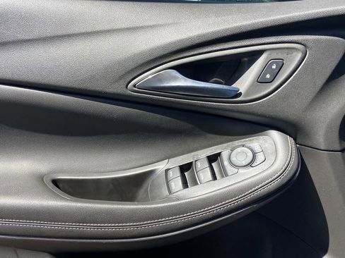 Used 2025 Buick Encore GX Preferred FWD image 18