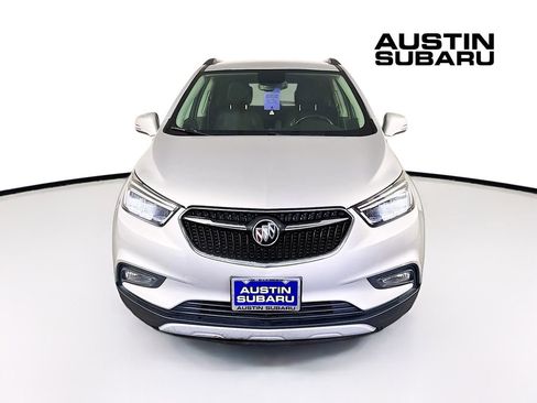Used 2020 Buick Encore Essence FWD image 2