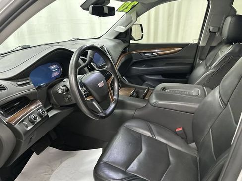Used 2020 Cadillac Escalade Premium Luxury AWD/4WD image 14