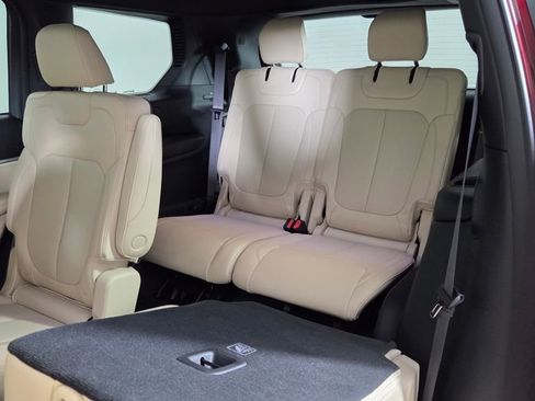 Used 2023 Jeep Grand Cherokee L Limited w/ Luxury Tech Group II image 35