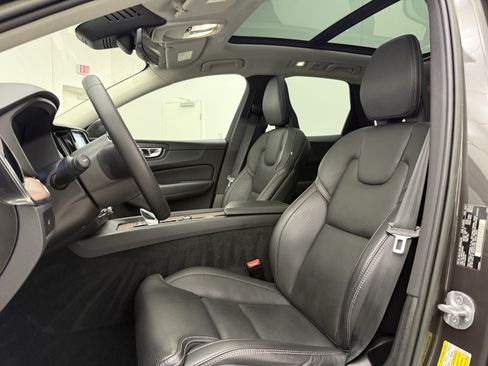 Certified 2023 Volvo XC60 B5 Ultimate AWD/4WD image 13