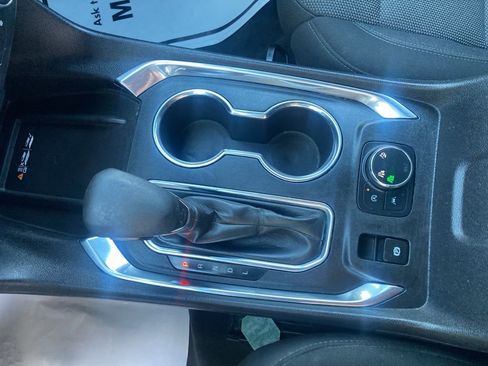 Certified 2023 Chevrolet Traverse LT image 29