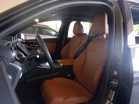 Used 2024 Mercedes-Benz GLC 300 image 13