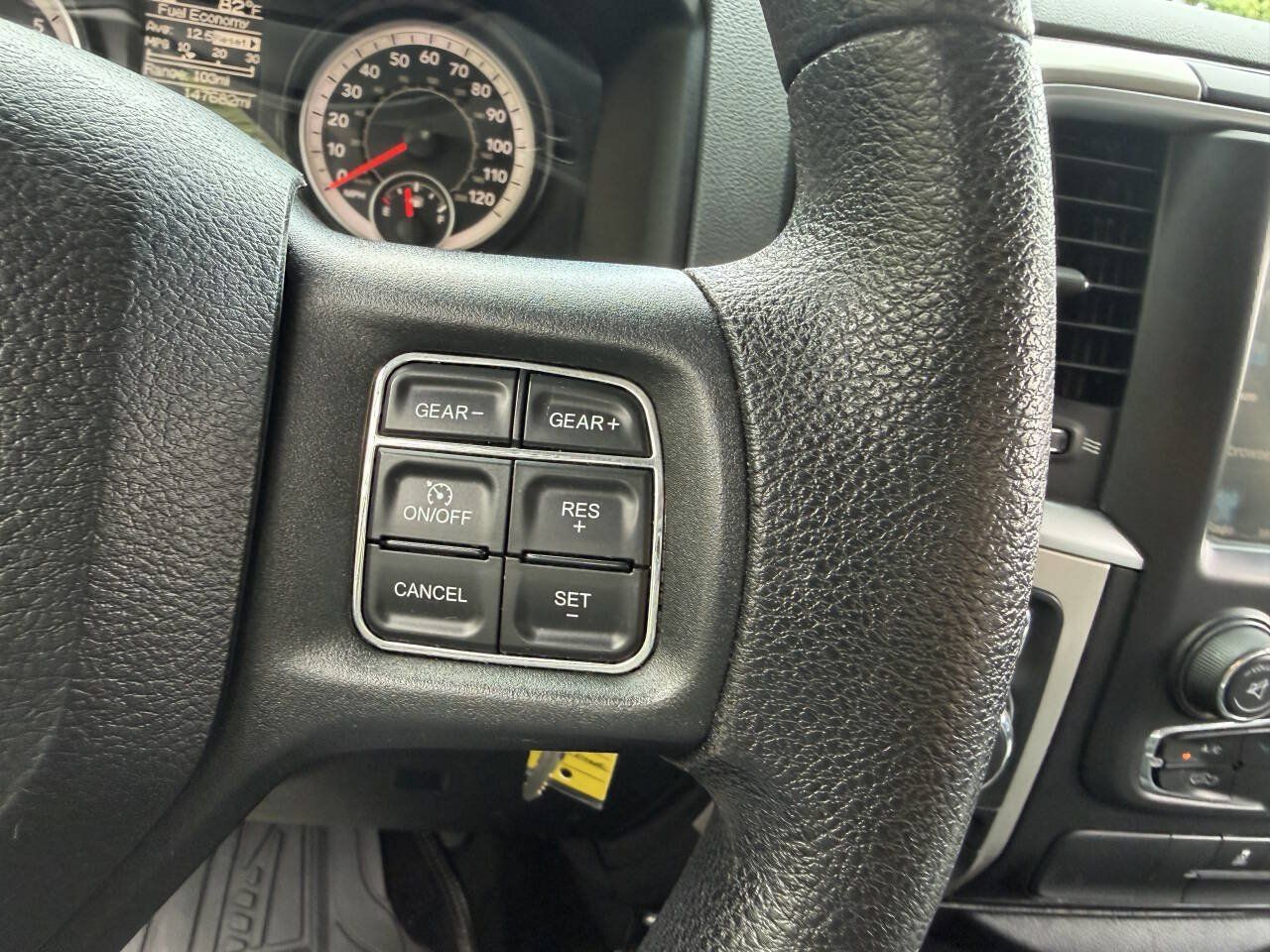 Used 2016 RAM 1500 Classic SLT AWD/4WD image 18