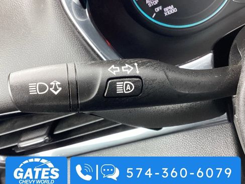 Used 2023 Chevrolet Traverse LT w/ LT Premium Package image 29