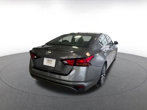 Used 2025 Nissan Altima 2.5 SV image 13