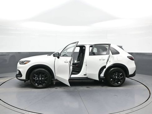Used 2025 Honda HR-V Sport image 41